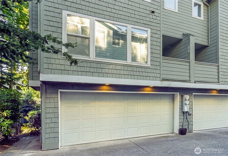 2nd image of 205 27th Avenue S #205