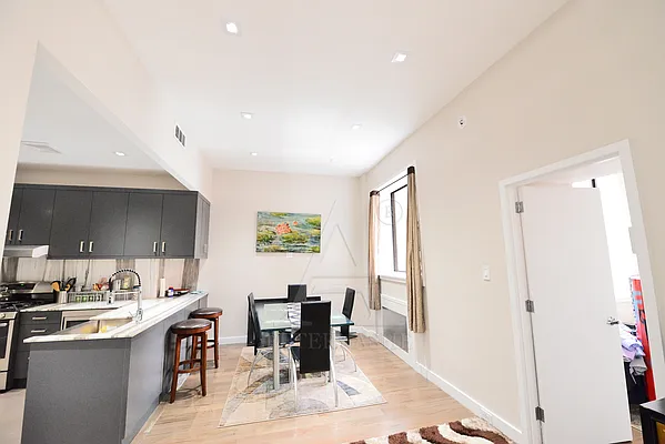 Rented by Peter Ashe | media 4