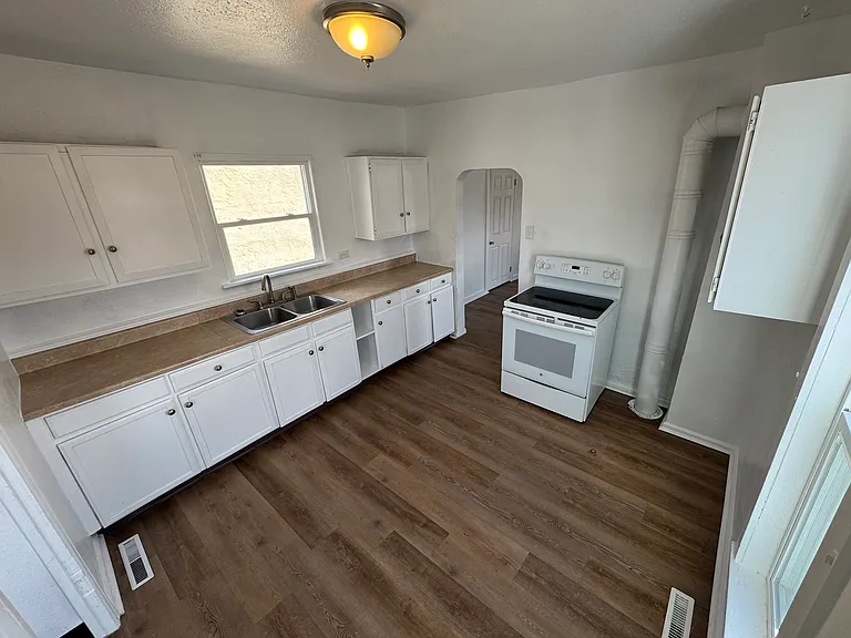 219 Nelson Ave — Photo 14