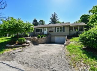 701 6th Ave, Geneva, IL 60134