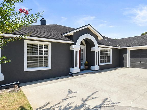 5th image of 121 Bilbao Dr