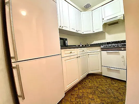 Rented by Oxford Property Group | media 25