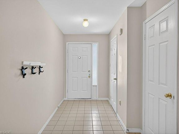 3rd image of 86 Rita Ave