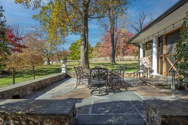 4 bed, 4.5 bath, $8,500 — Photo 3