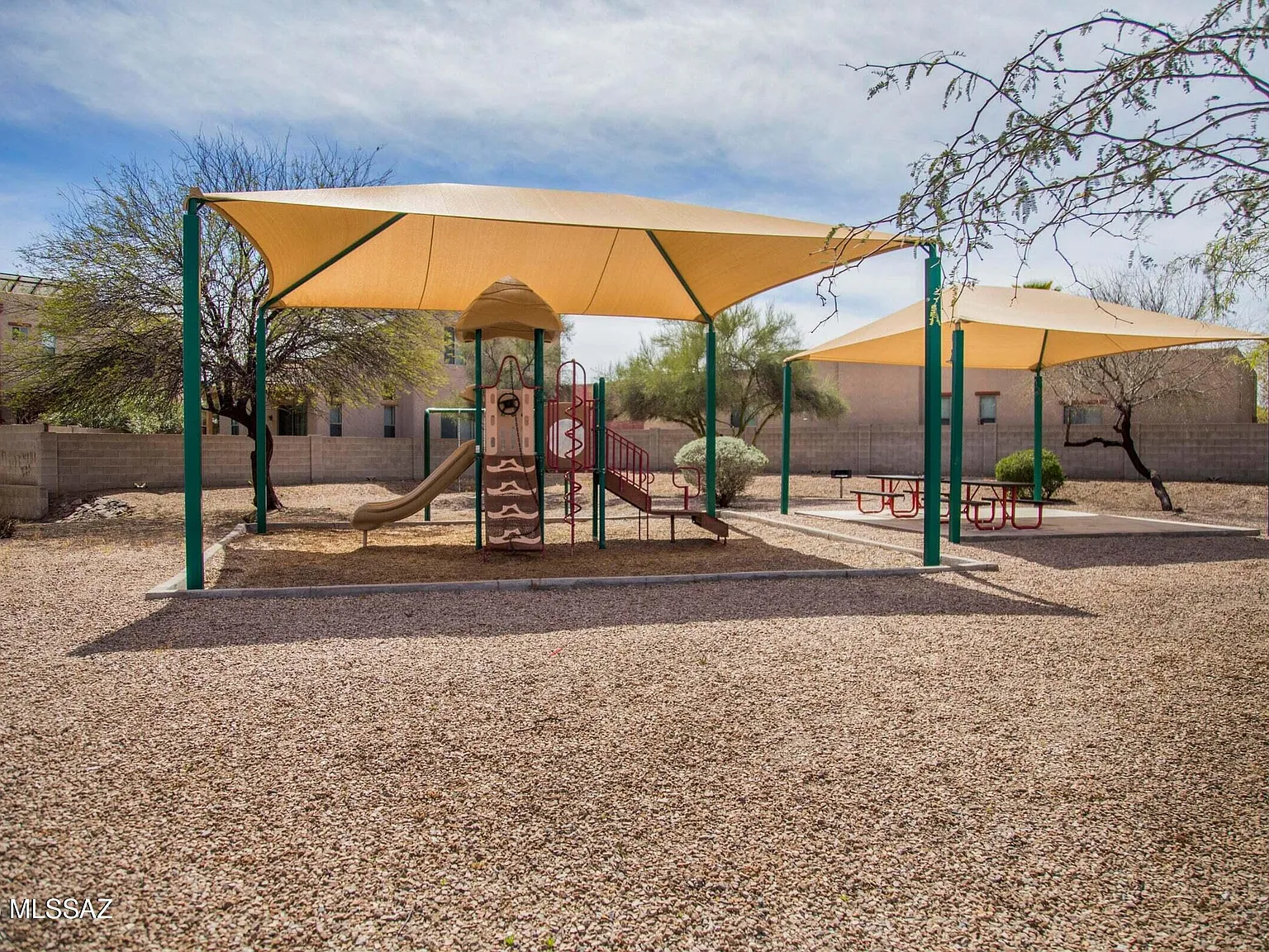 1 bed, 1.0 bath, 2045 sqft, $800 — Photo 2