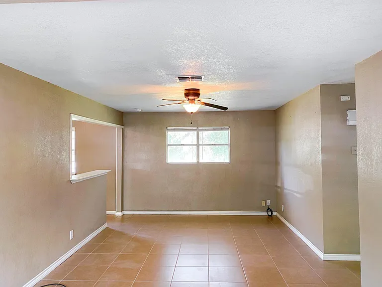 695 S 1st Ave — Photo 5