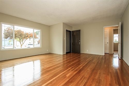
        005-Living_Room-781559-ml