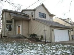 940 NW South Shore Dr, Kansas City, MO 64151