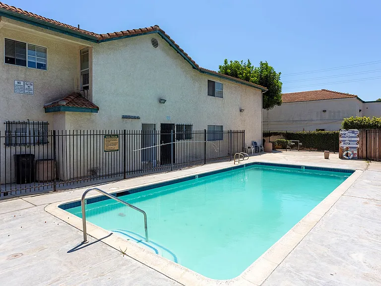 Highland View Apartments — Photo 15