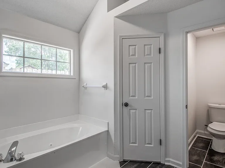 5624 Annandale Dr — Photo 36
