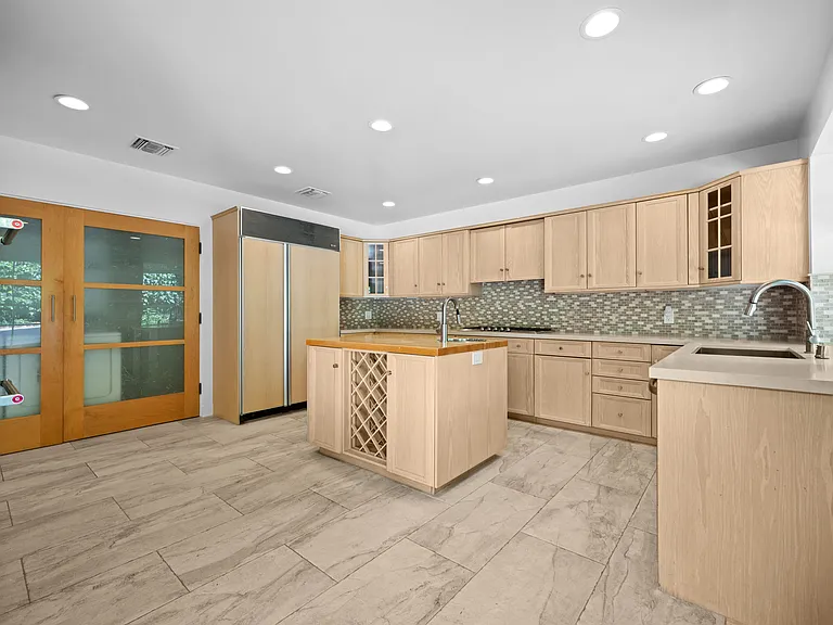 435 Dalehurst Ave — Photo 22