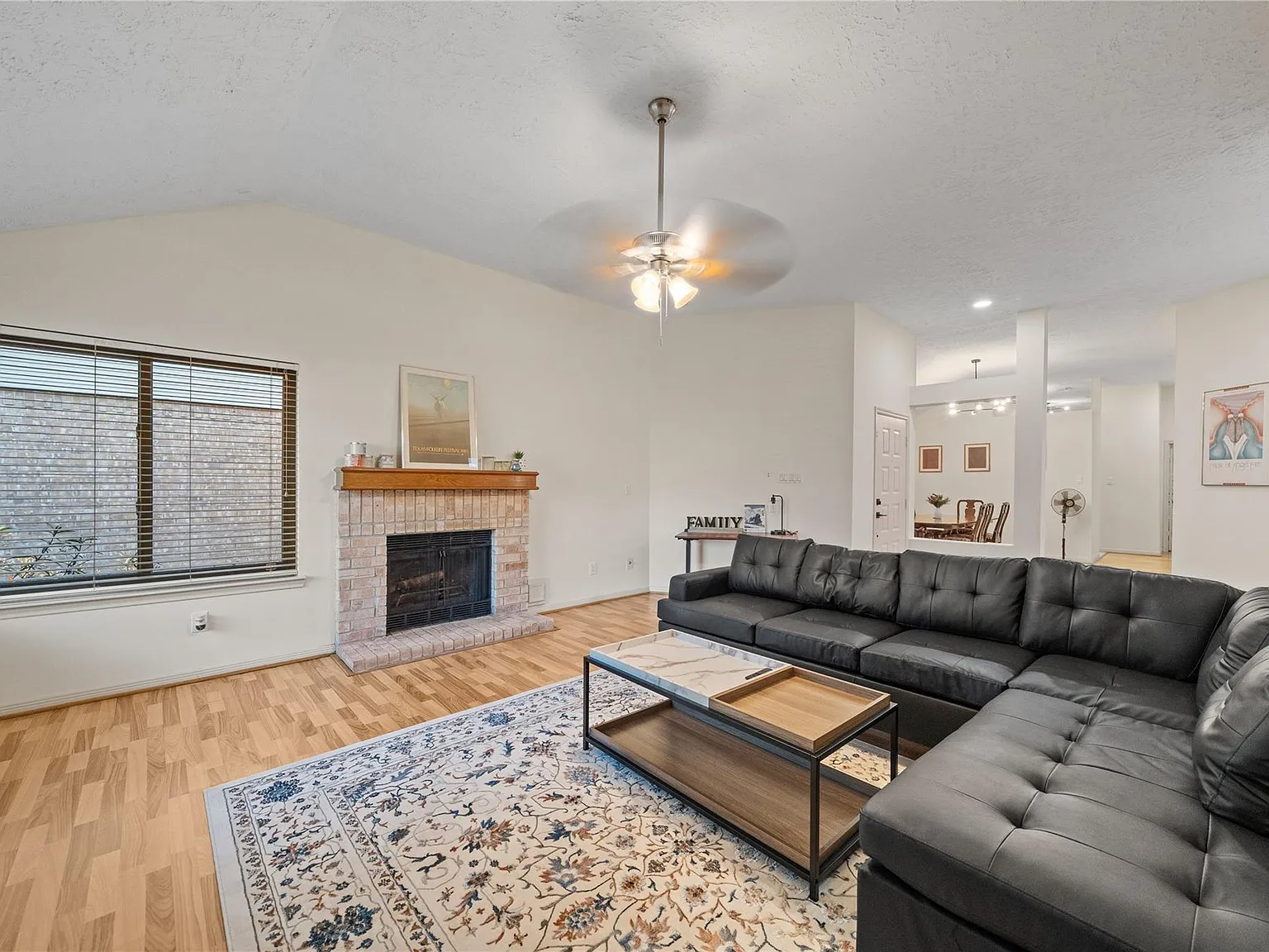 3 bed, 2.0 bath, 2005 sqft, $2,200 — Photo 4