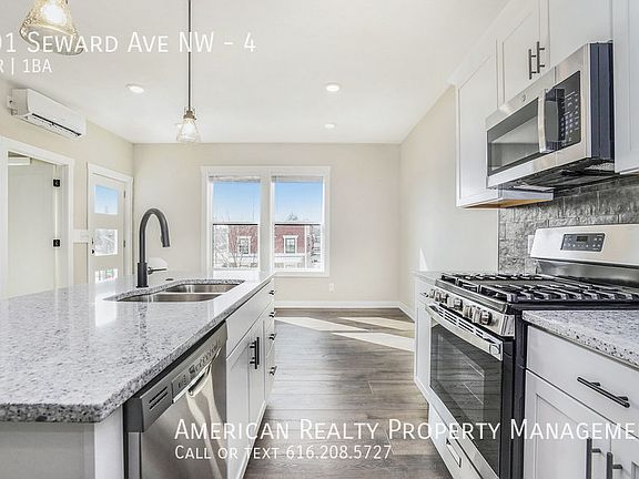 5th image of 301 Seward Ave NW #4