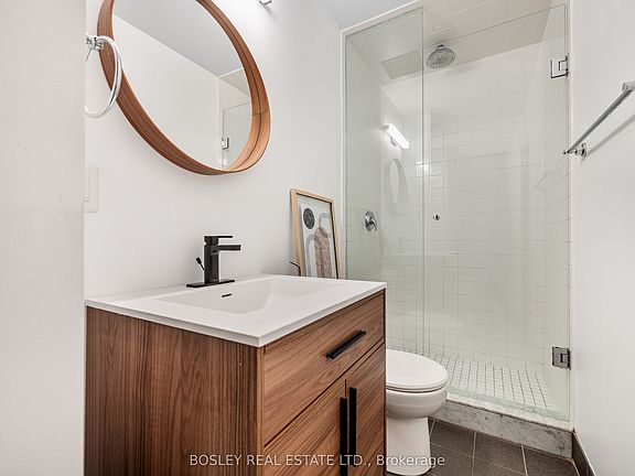 5th image of 32 Stewart St Unit 203