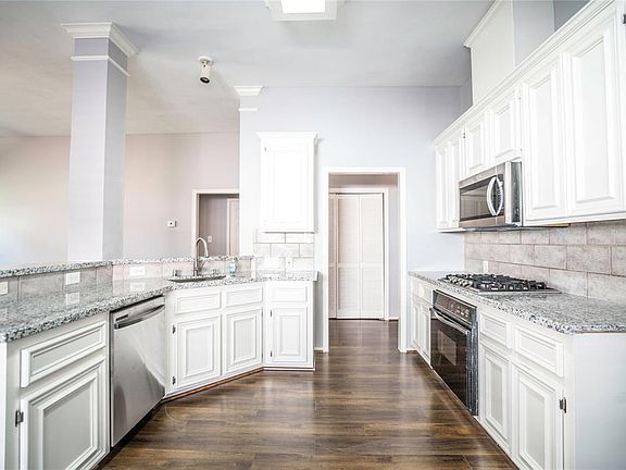 3rd image of 4118 Creek Hollow Ln