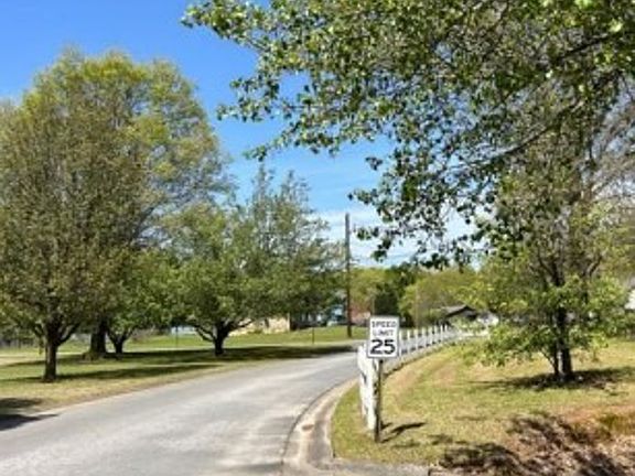 Exterior Neighborhood (street photo)