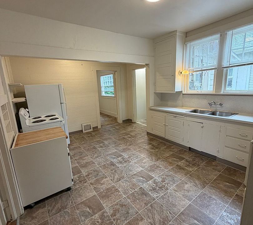 1st image of 202 NW 15th St APT 1