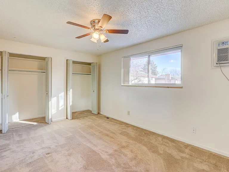 Applewood Crest Townhomes & Apartments — Photo 15