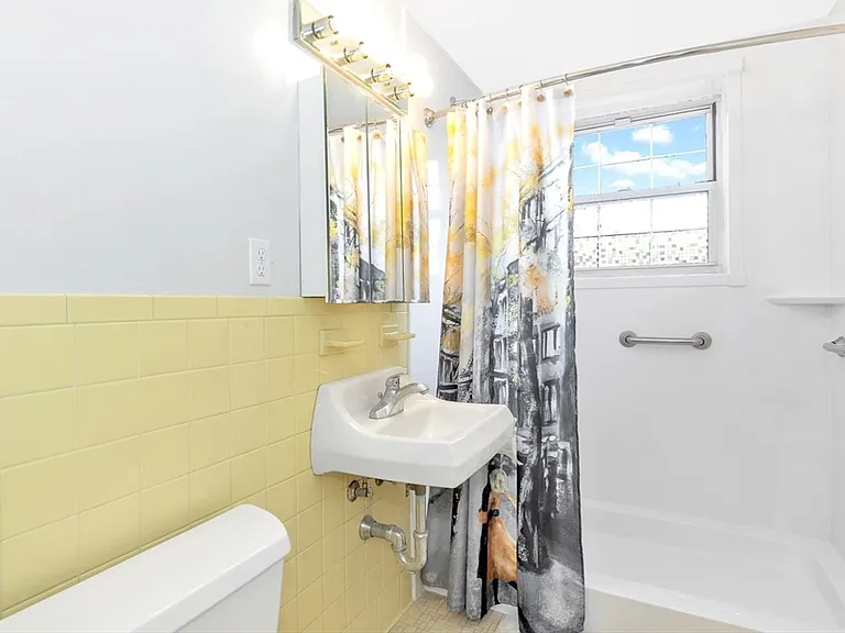7 Colonial Village Dr #2 — Photo 16
