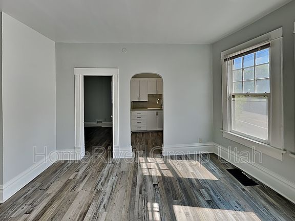 5th image of 1277 E 100 S APT 6
