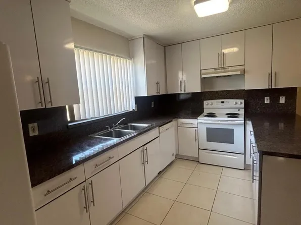 5821 Swordfish Ct APT B, Tamarac, FL 33319