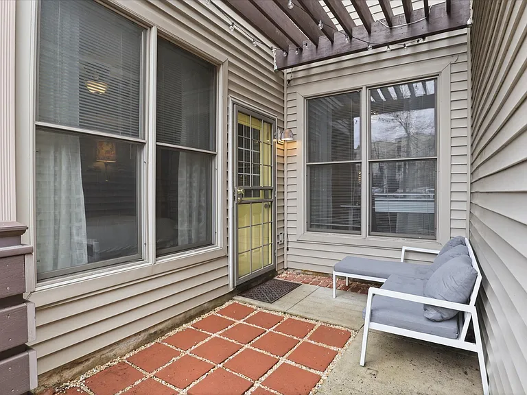 257 14th St SE #B — Photo 18