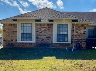 1144 Bent Oaks Dr, Denton, TX 76210