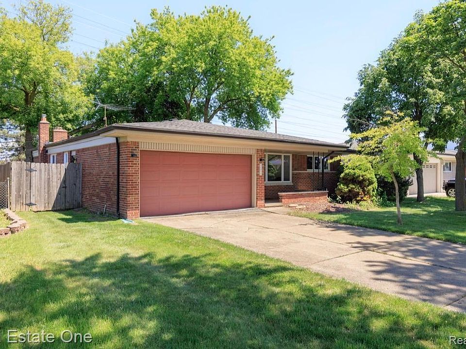 1st image of 36424 Clifford Dr