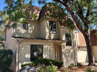 36 Carriage Pl, Edison, NJ 08820