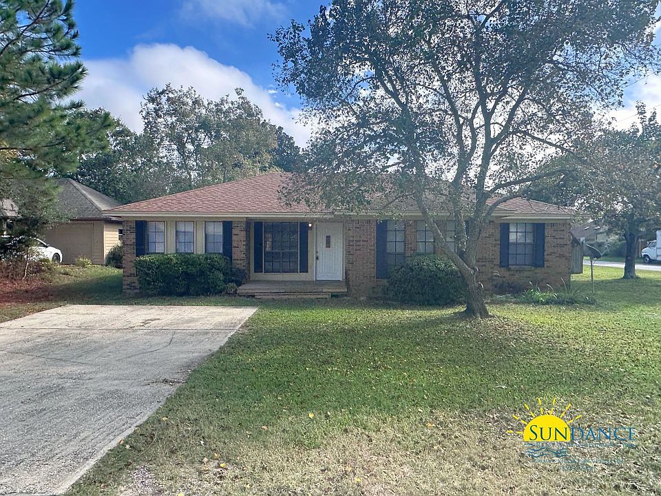 1st image of 400 Rosewood Dr