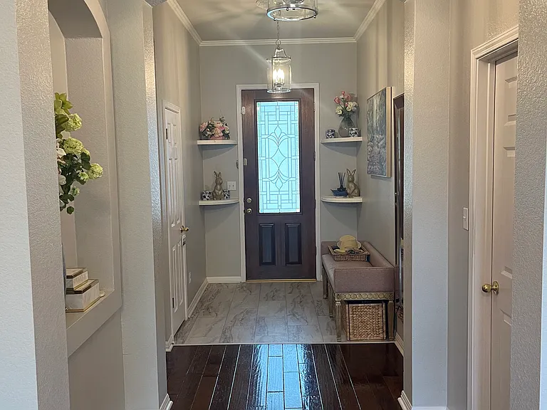 2700 Dunes Dr — Photo 2