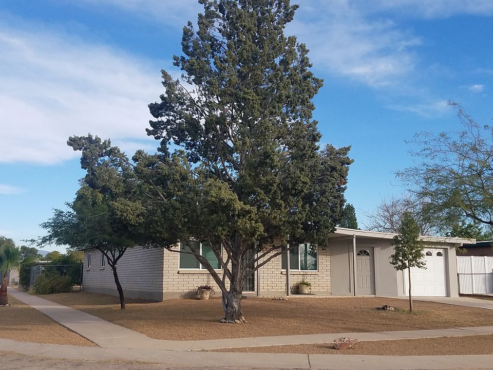 Huge Private Corner Lot 