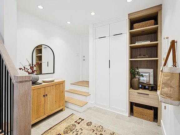 3rd image of 1007 Greenhill Road