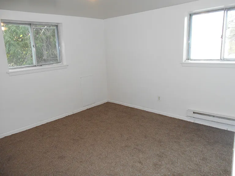 Muhlenberg Lakeview Apartments — Photo 14
