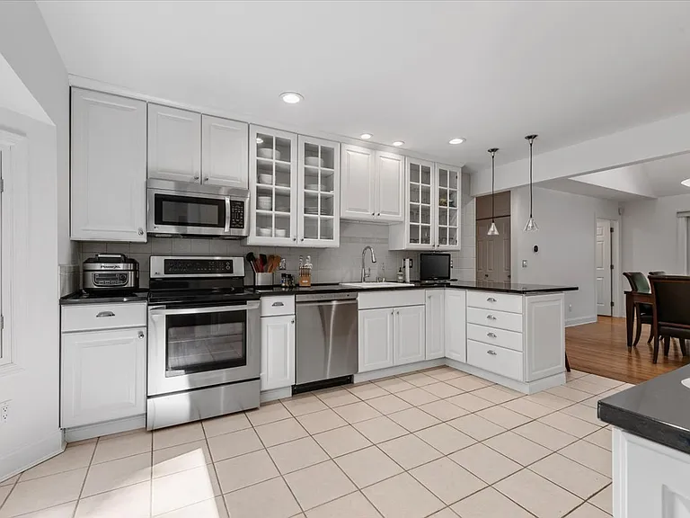 6 Bennett Dr — Photo 9