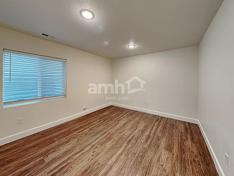 2403 E Surry Way — Photo 25