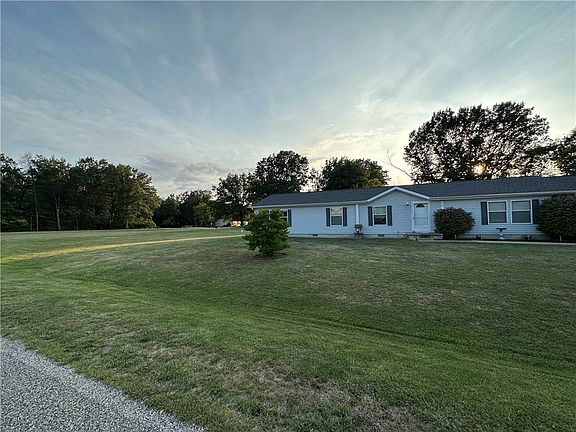 4th image of 640 Lucas Ln