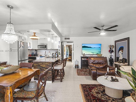 2nd image of 181 Lyndhurst #181-L