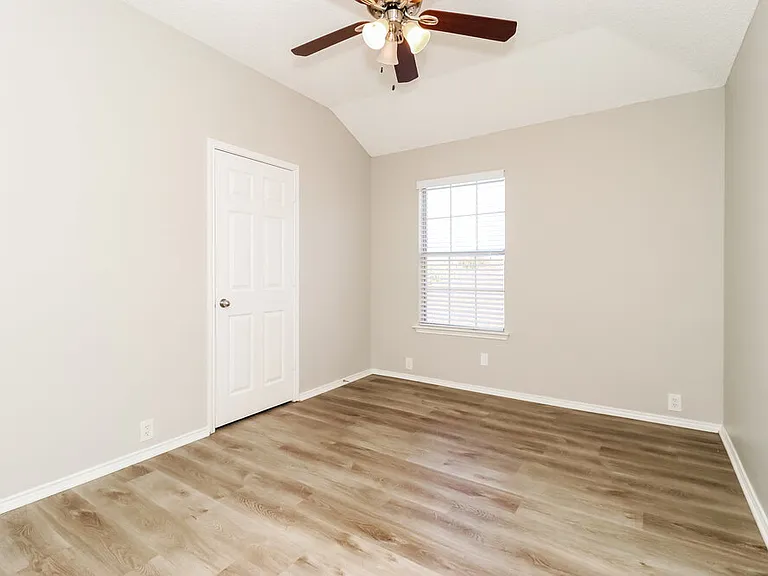 8425 Vicksburg Ln — Photo 15
