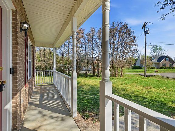 5th image of 2039 Sterling St