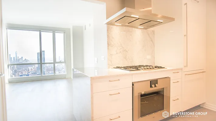 Rented by Silverstone Group USA Corp. | media 32