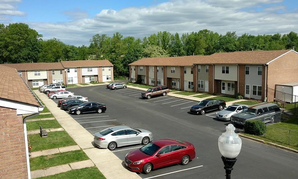 1st image of 686 Holly Cir #5de2768a8