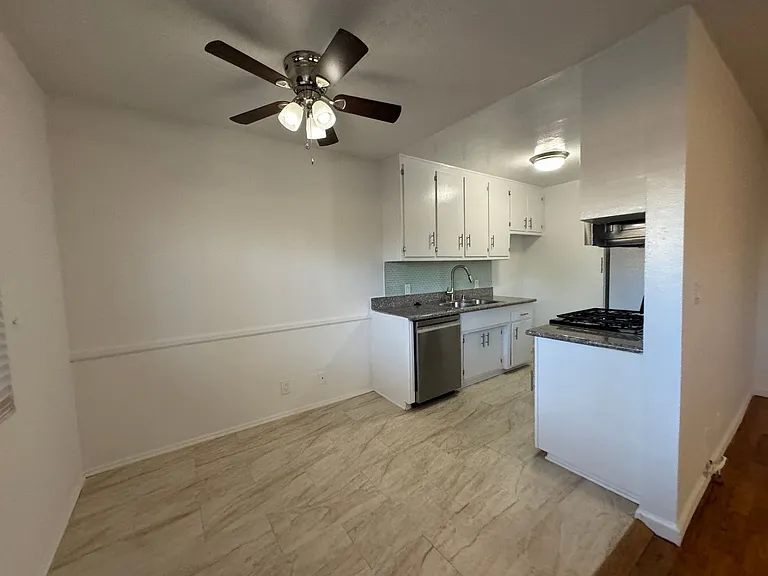 11330 Ohio Ave — Photo 8