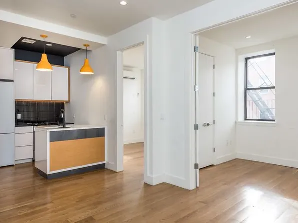 140 Manhattan Avenue image 1 of 5