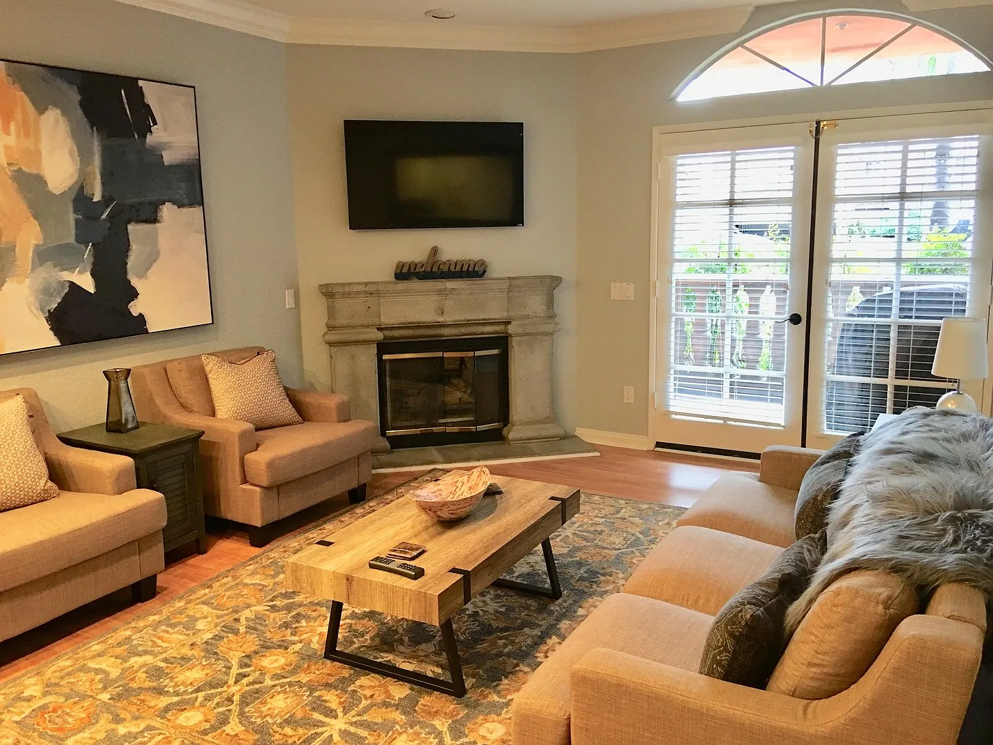 Stylish Fully Furnished 3BR/2BA Home in Charming Hillcrest — Photo 1