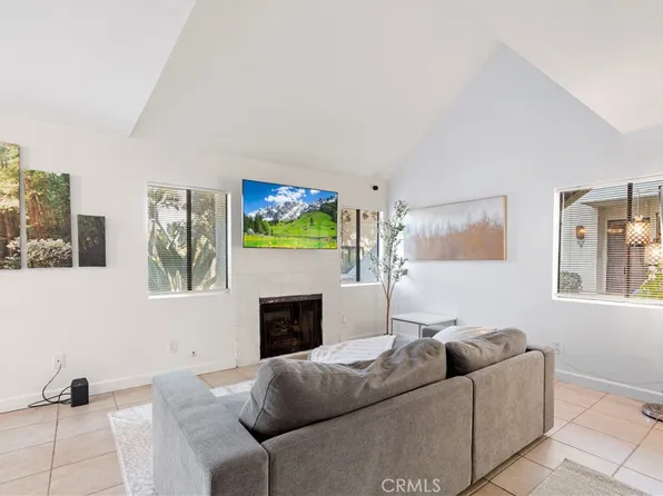 313 N Melrose Dr Unit C, Vista, CA 92083