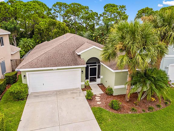3rd image of 4663 SE Winter Haven Court