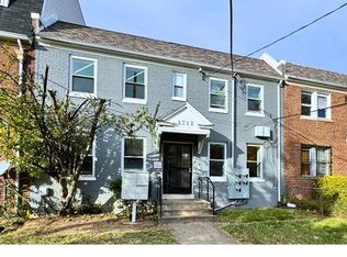 1712 R St SE, Washington, DC 20020