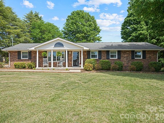3rd image of 3328 Sulphur Springs Rd NE