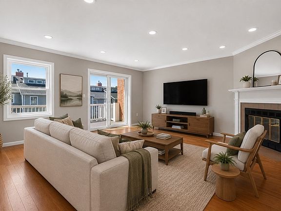 5th image of 26 Breakwater Dr